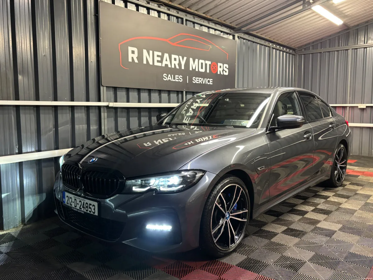 2021 212 BMW 3-Series 330e M-Sport Plus Auto - Image 6
