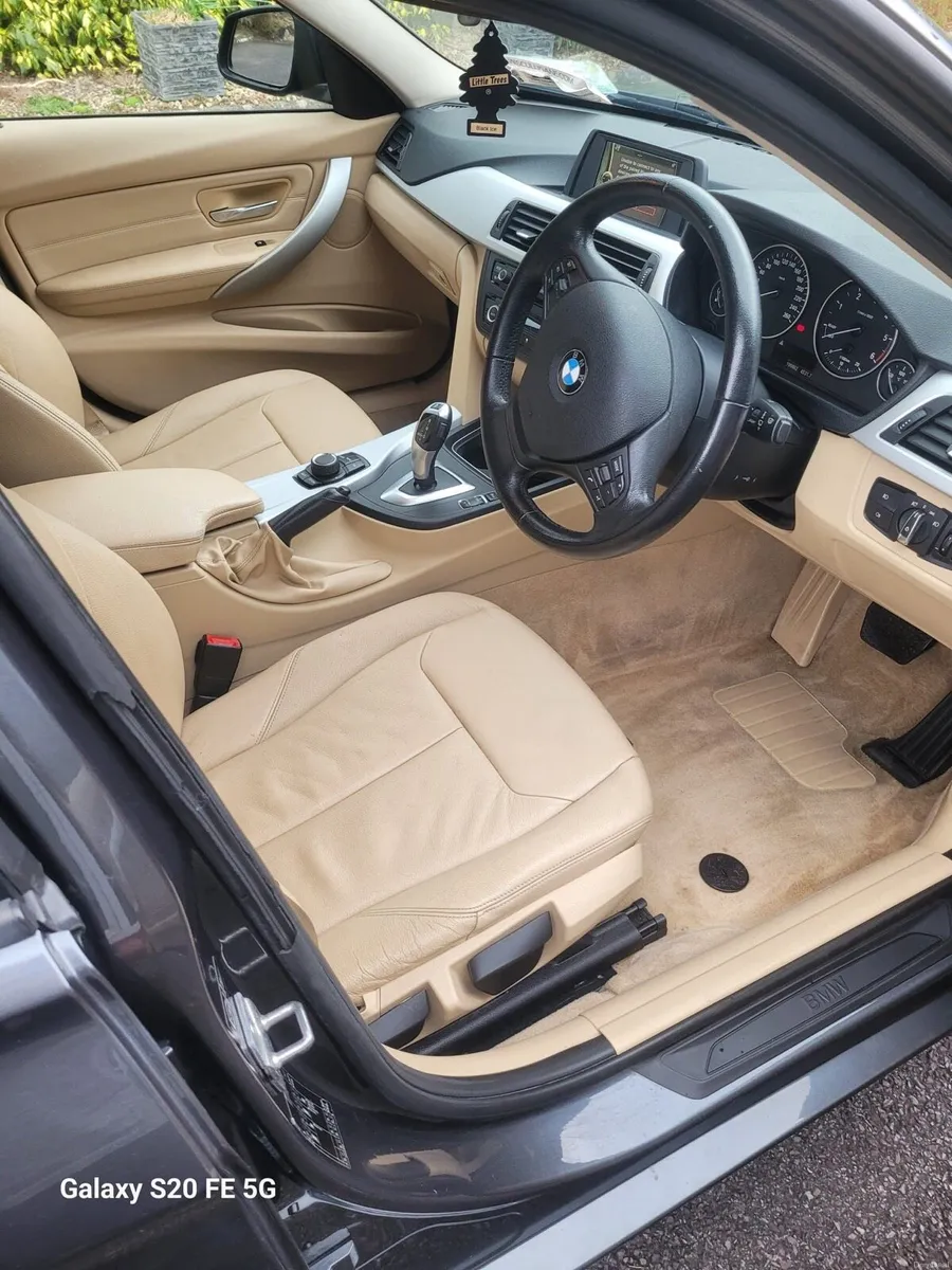 BMW 3 Series 2013 - Image 2
