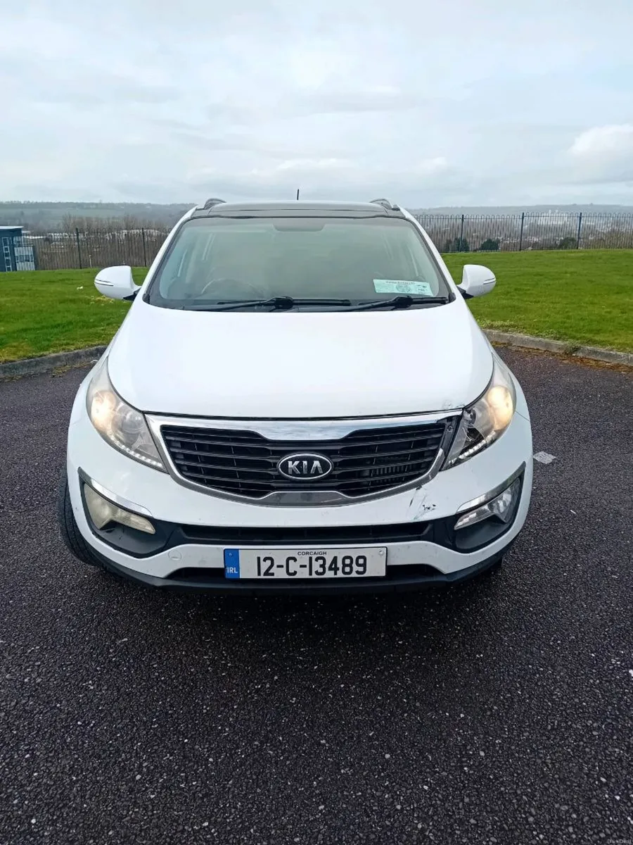 LOOK kia sportage 118k miles platinum only 3450e - Image 2