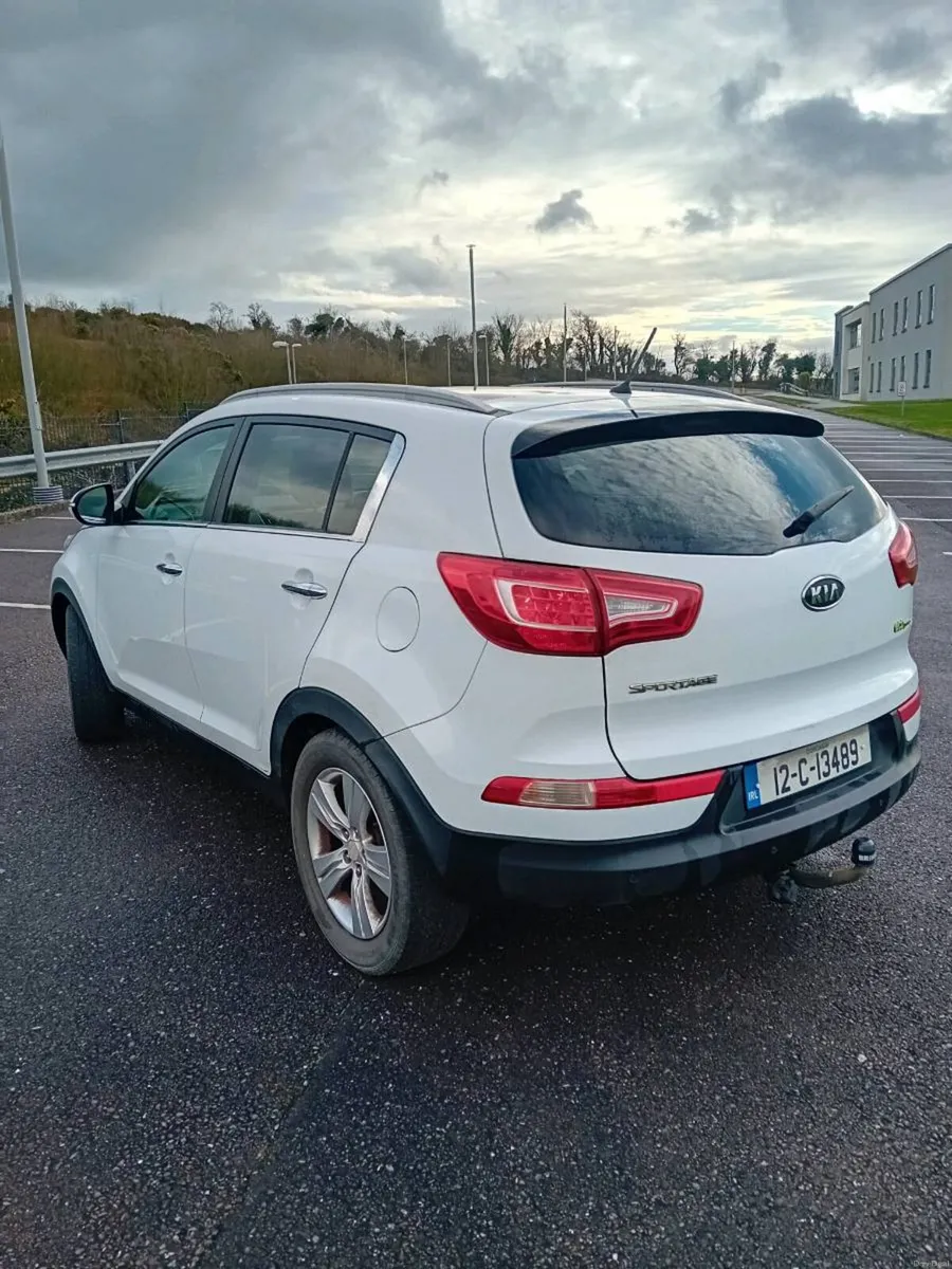 LOOK kia sportage 118k miles platinum only 3450e - Image 4