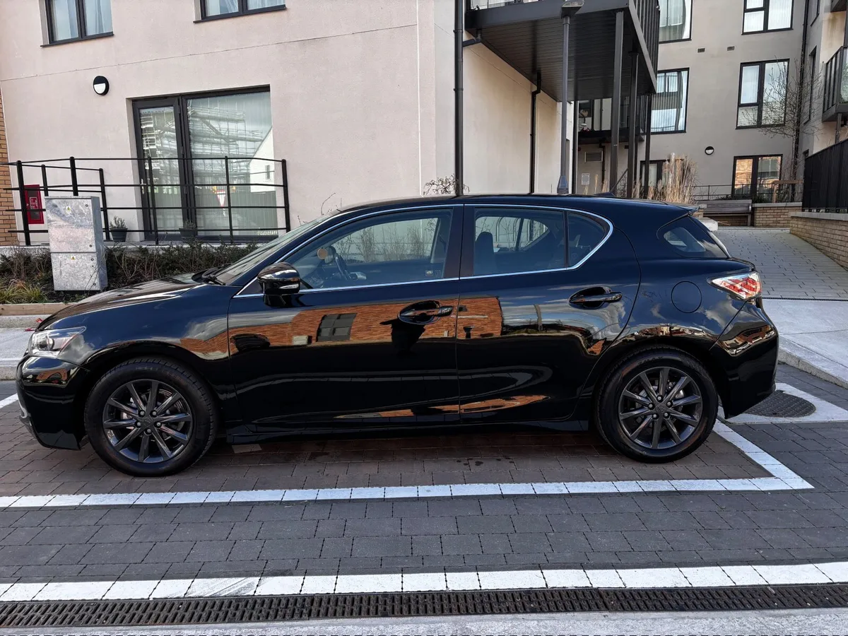 Lexus CT 2014 - Image 2