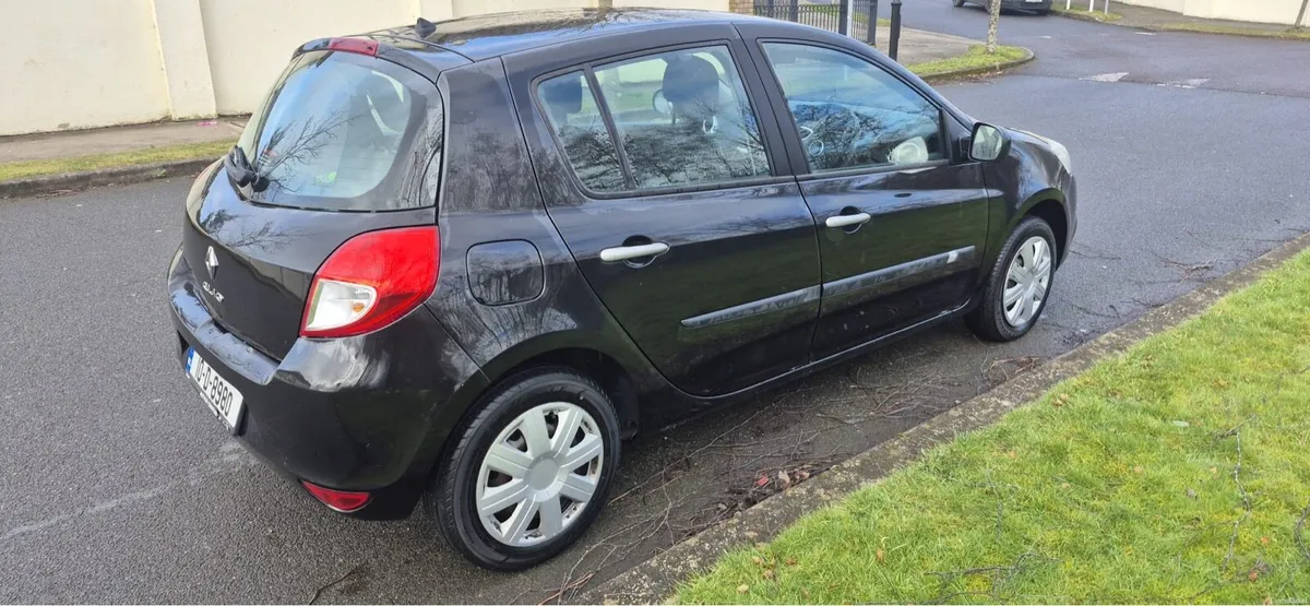 10 Renault Clio NEW NCT 03/27 - Image 2