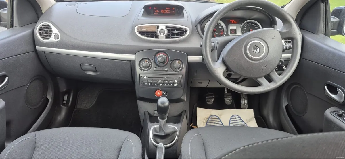 10 Renault Clio NEW NCT 03/27 - Image 4
