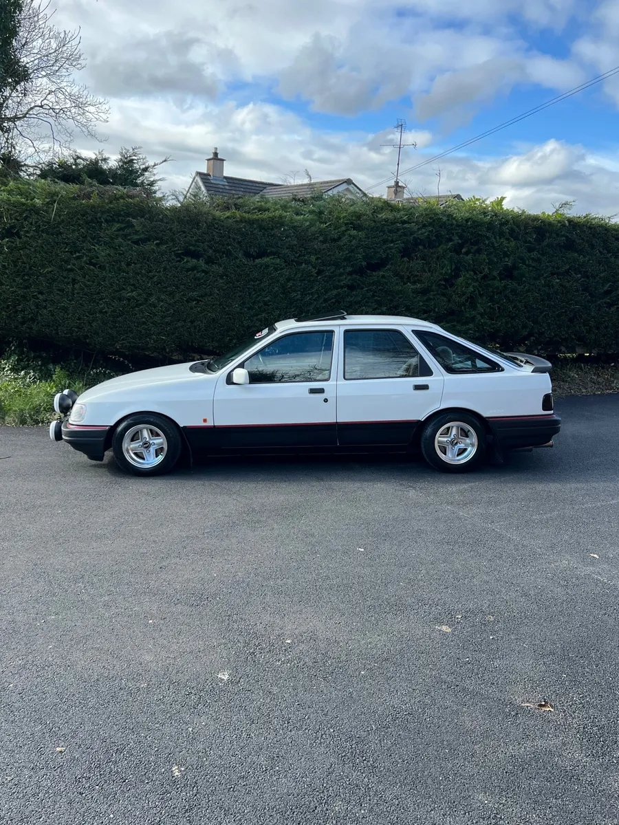 Ford Sierra Gls hatchback - Image 4
