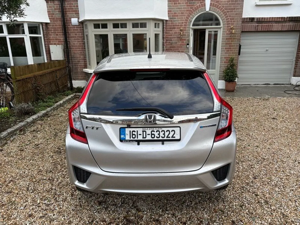2016 Honda Fit Hybrid Automatic - Image 4