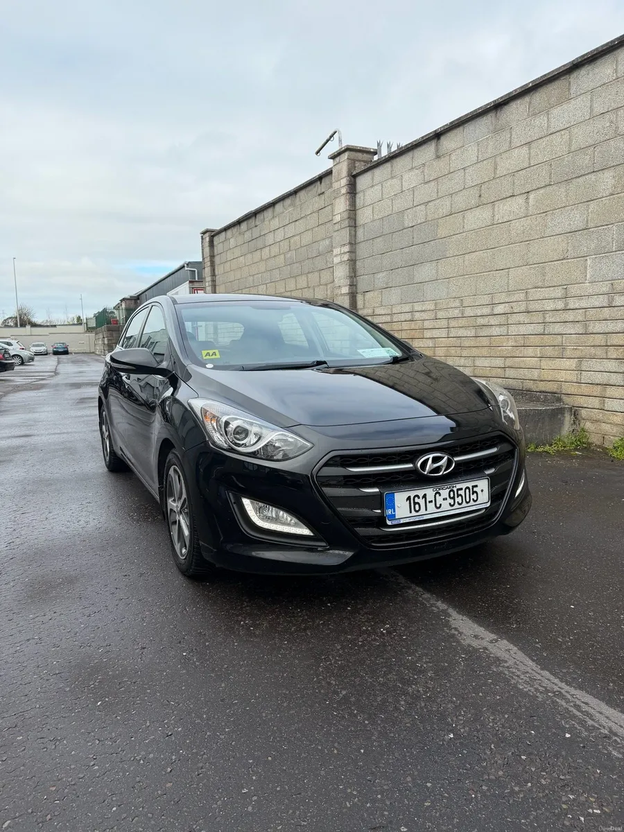 161 Hyundai i30 petrol - Image 4