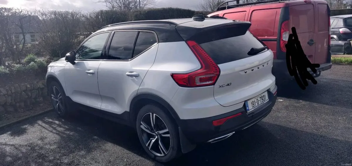 Volvo XC40 - Image 2
