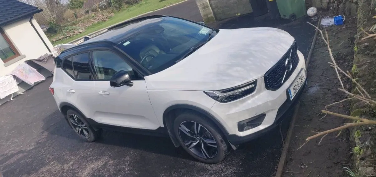 Volvo XC40 - Image 1