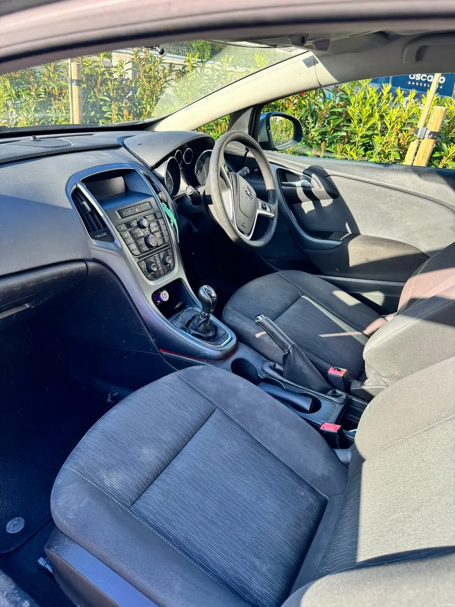 Opel Astra GTC 2.0 Diesel 165bhp - Image 4
