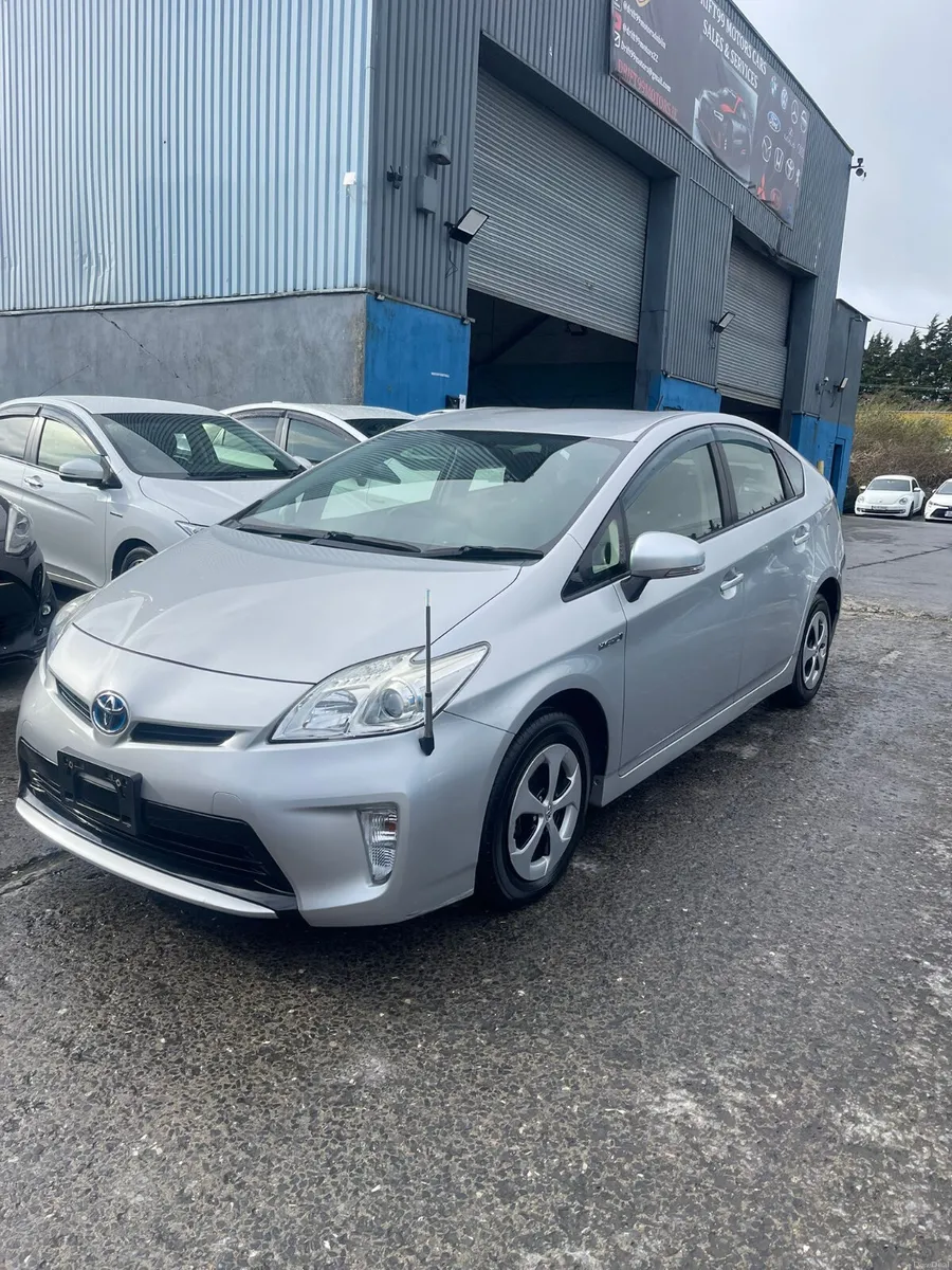 Toyota prius - Image 1