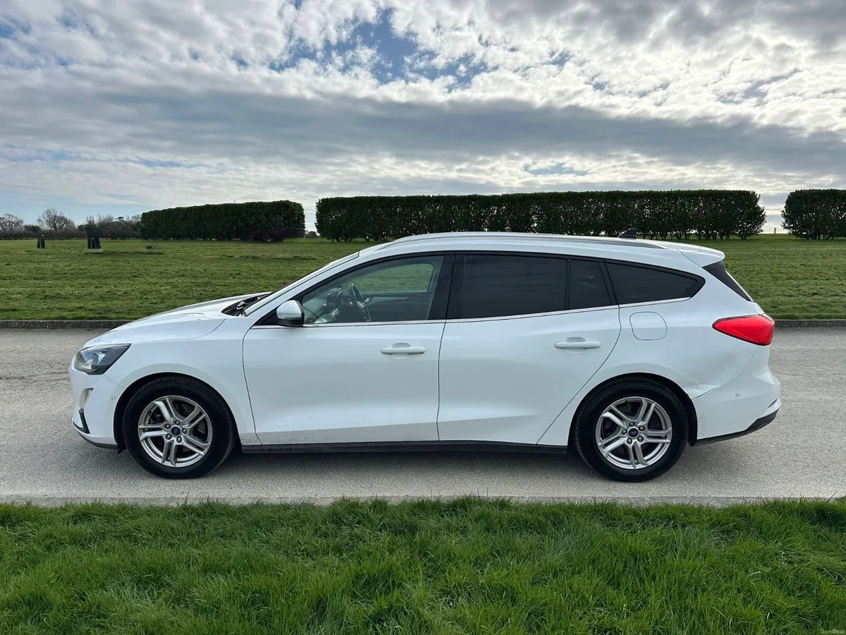 Ford Focus 2021 Nct 3/2027 - Image 2