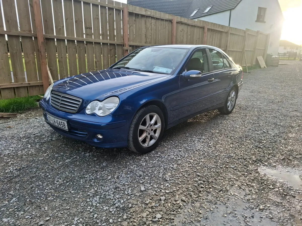 Mercedes-Benz C-Class 2007 - Image 2