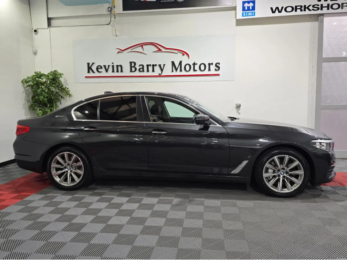 BMW 5-Series 530E SE (PLUG IN HYBRID) AUTOMATIC ** - Image 4