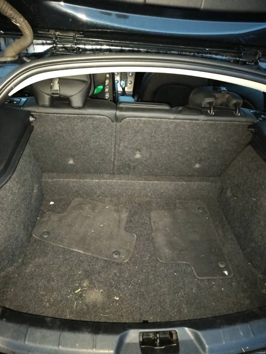 Volvo V40 1.6 Diesel - Image 2