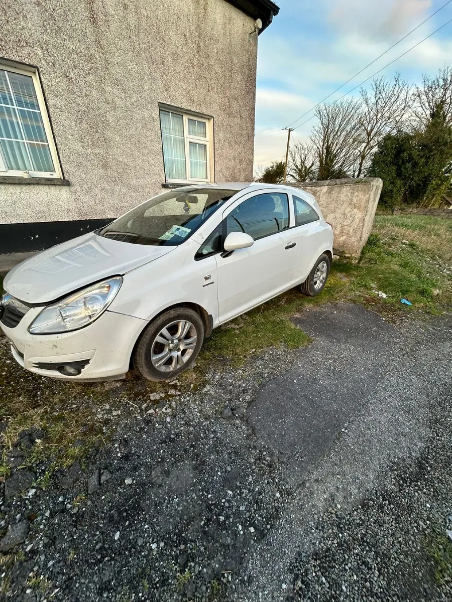 Vauxhall Corsa 2010 - Image 3