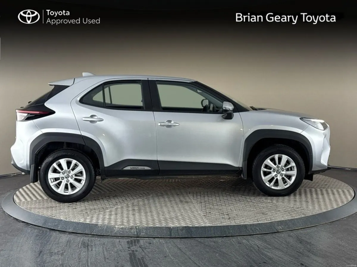 Toyota Yaris Cross HYBRID LUNA - Image 3