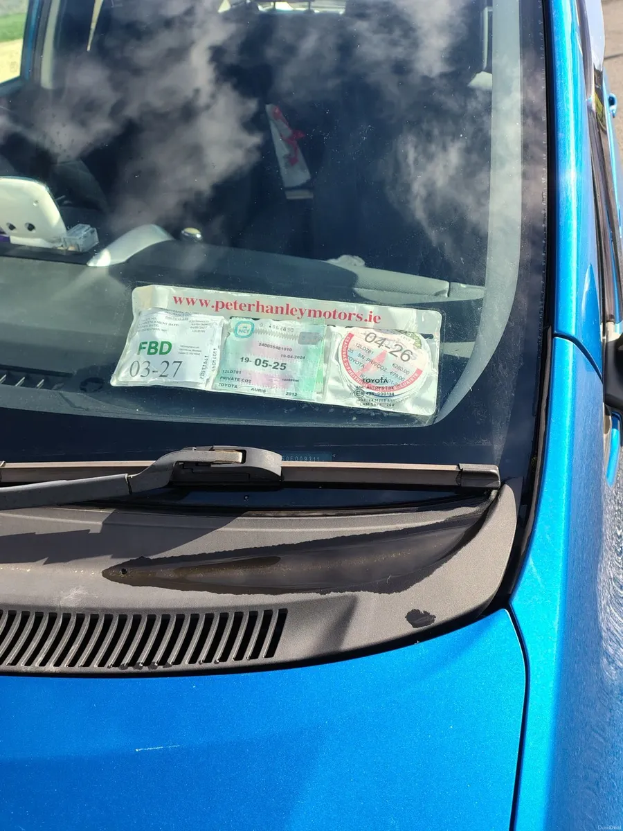 Toyota Auris 2012 - Image 1