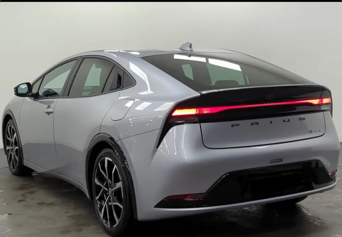 2025 TOYOTA PRIUS SELF CHARGE HYBRID AUTO - Image 3