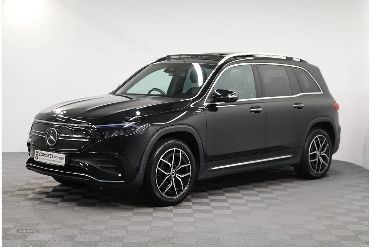 Mercedes-Benz EQB 300 AMG Line - Image 3