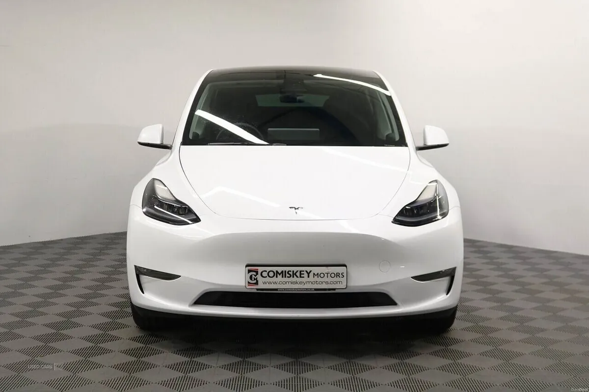 Tesla Model Y Long Range - Image 2