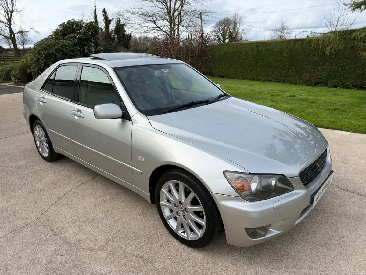 2004 LEXUS IS200 SPORT | LSD | SUNROOF | LEATHER - Image 3