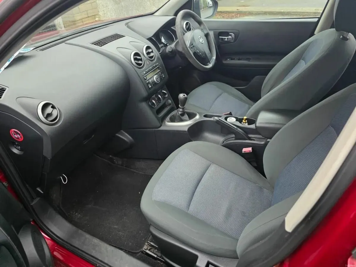 Nissan Qashqai 2011 - Image 2