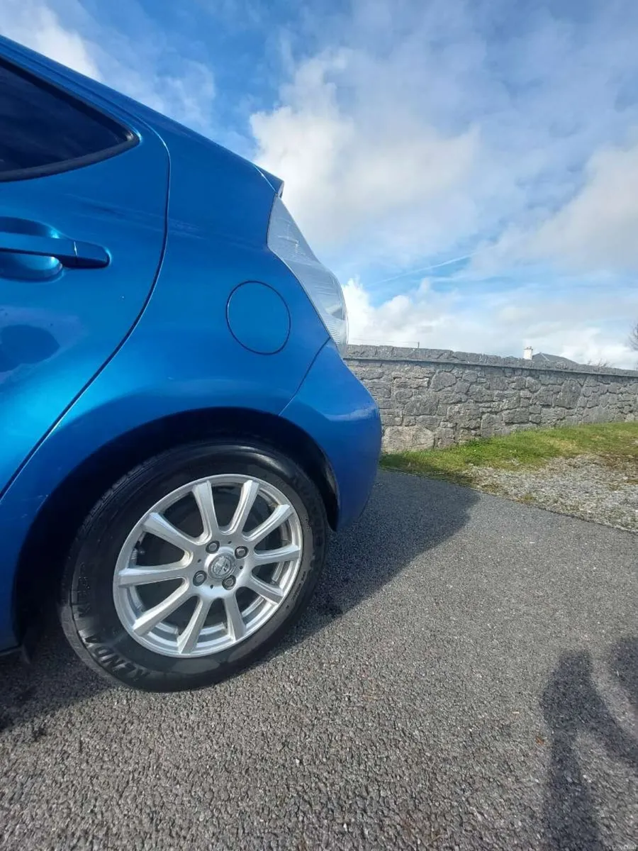 Toyota Aqua 2015 - Image 2