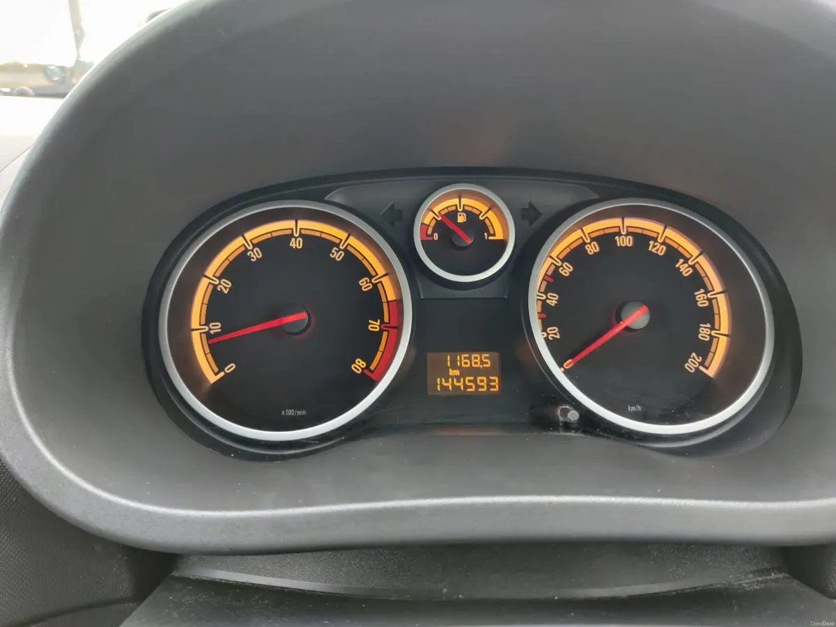 Opel Corsa 2010 1.2 Petrol 144 k Nct 9/26 Tax 9/26 - Image 4