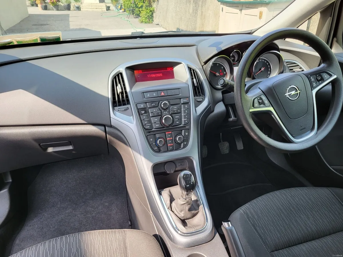 Opel Astra 2014 - Image 3