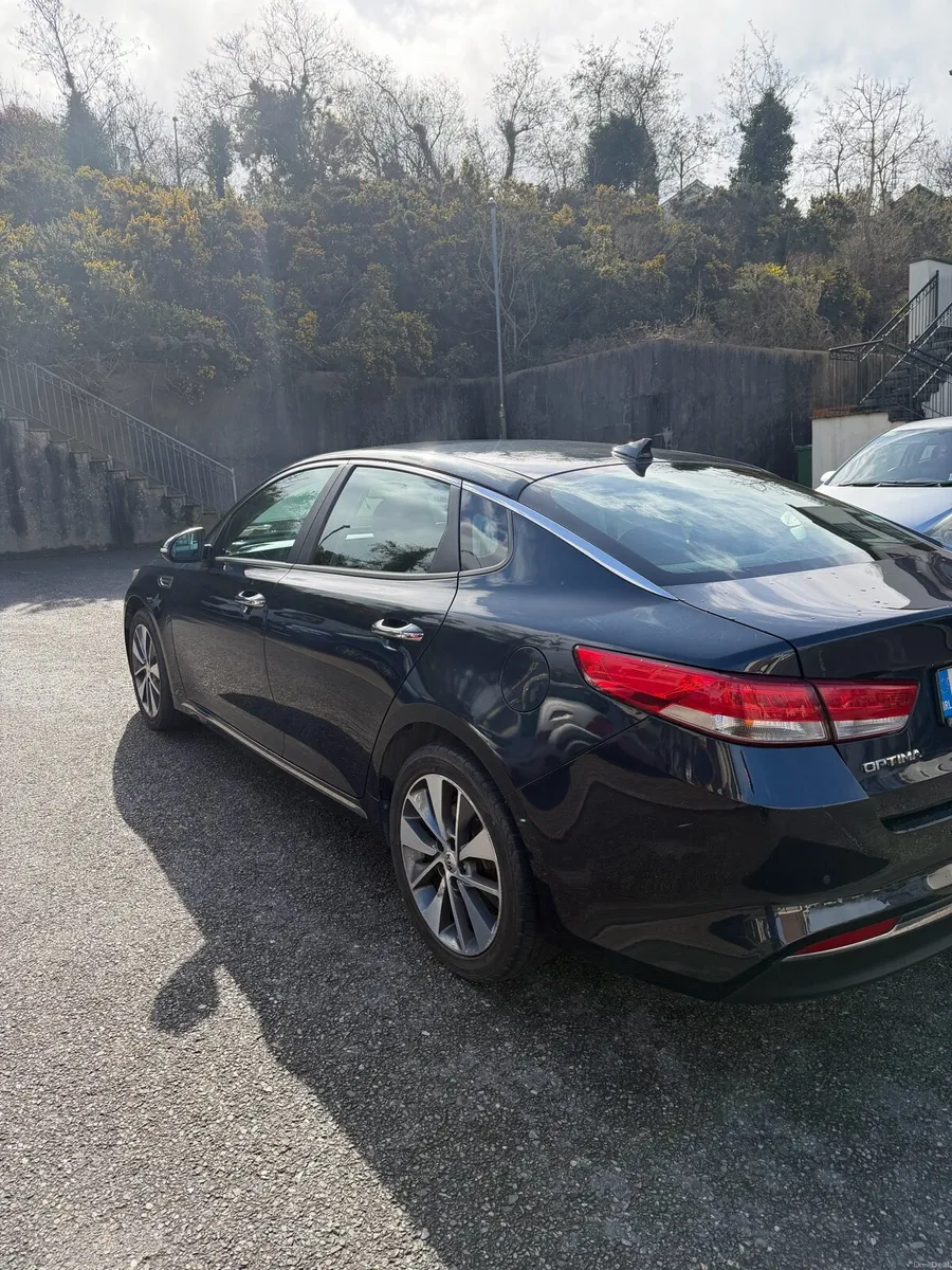 Kia optima low km - Image 4