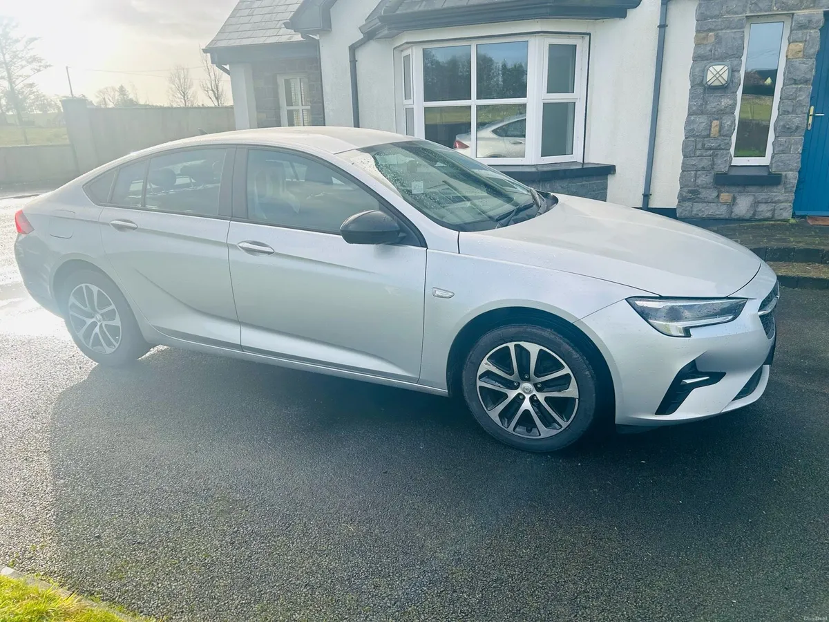 2021 Opel Insignia Very low mls - Image 2