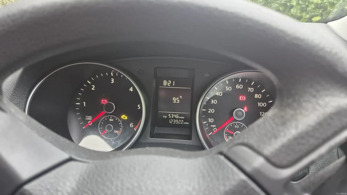 Volkswagen Golf 2010 - Image 4