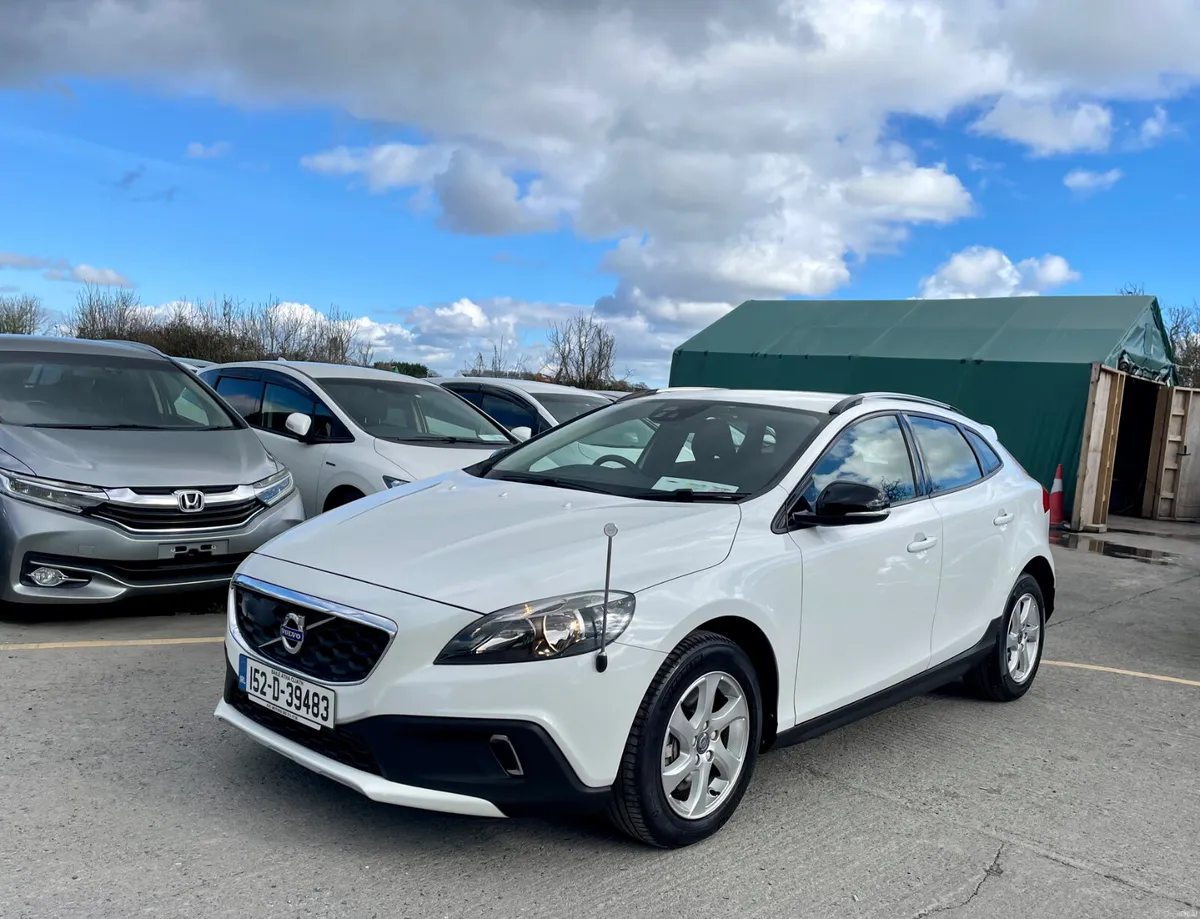 VOLVO V40 CROSS COUNTRY (2.0, DIESEL) - Image 3