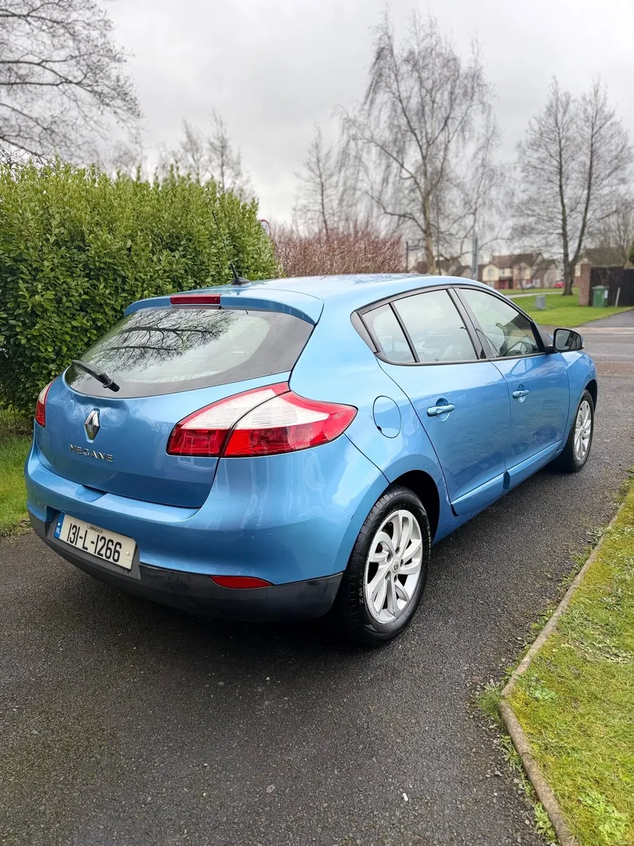Electric Blue 1.6L Renault Megane - NCT 04/27 - Image 4