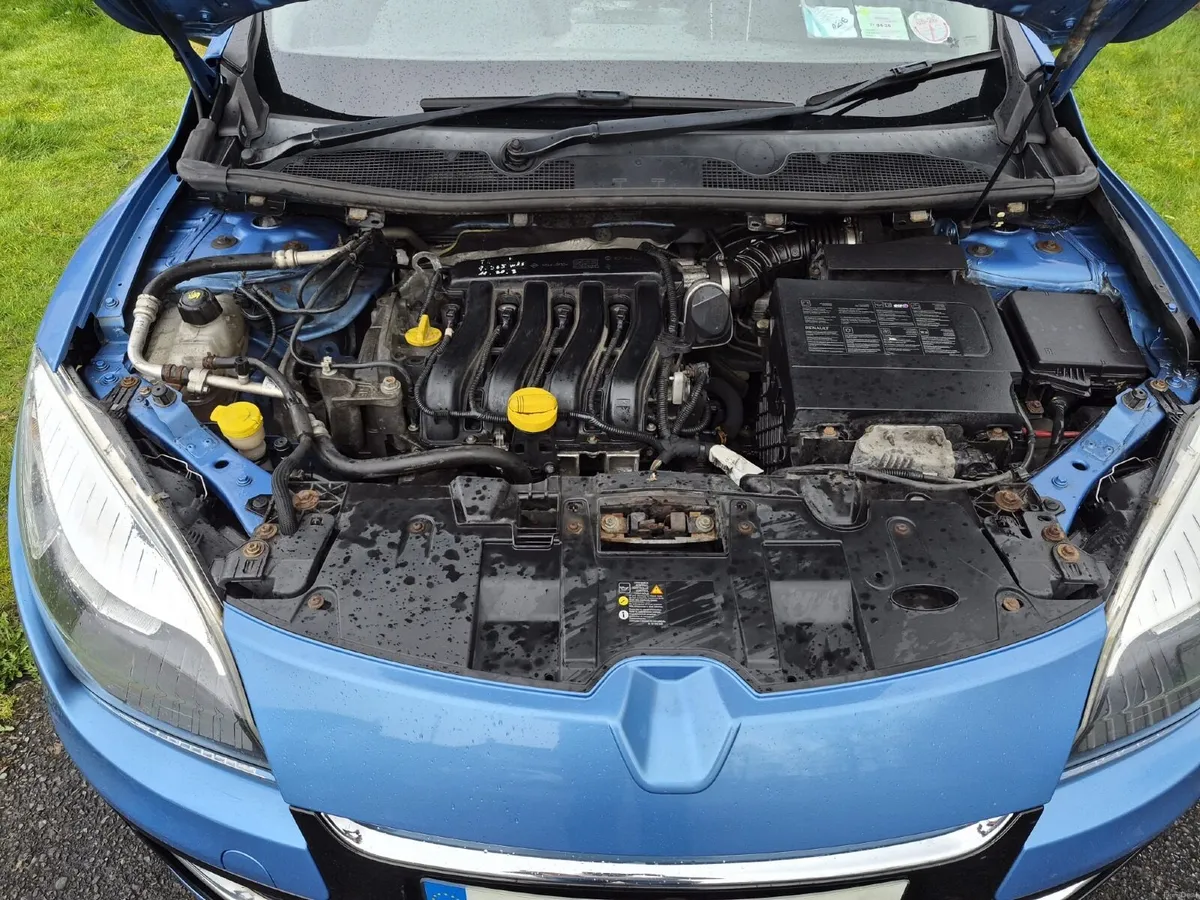 Electric Blue 1.6L Renault Megane (Petrol) - Image 2