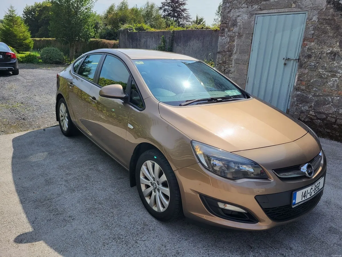 Opel Astra 2014 - Image 1