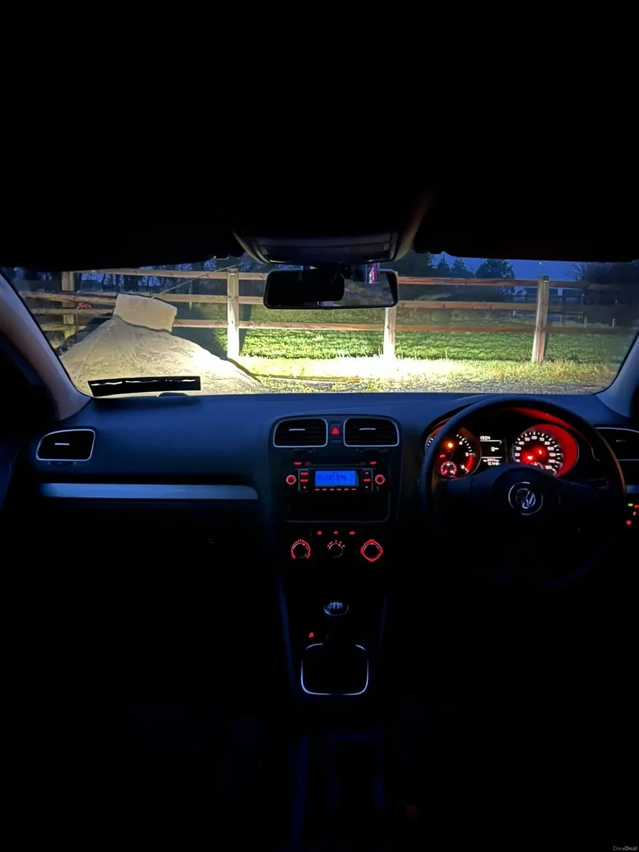 Volkswagen Golf 2011 - Image 3