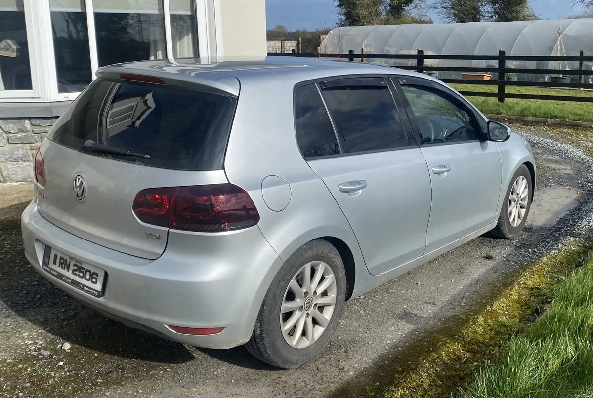 Volkswagen Golf 2011 - Image 1