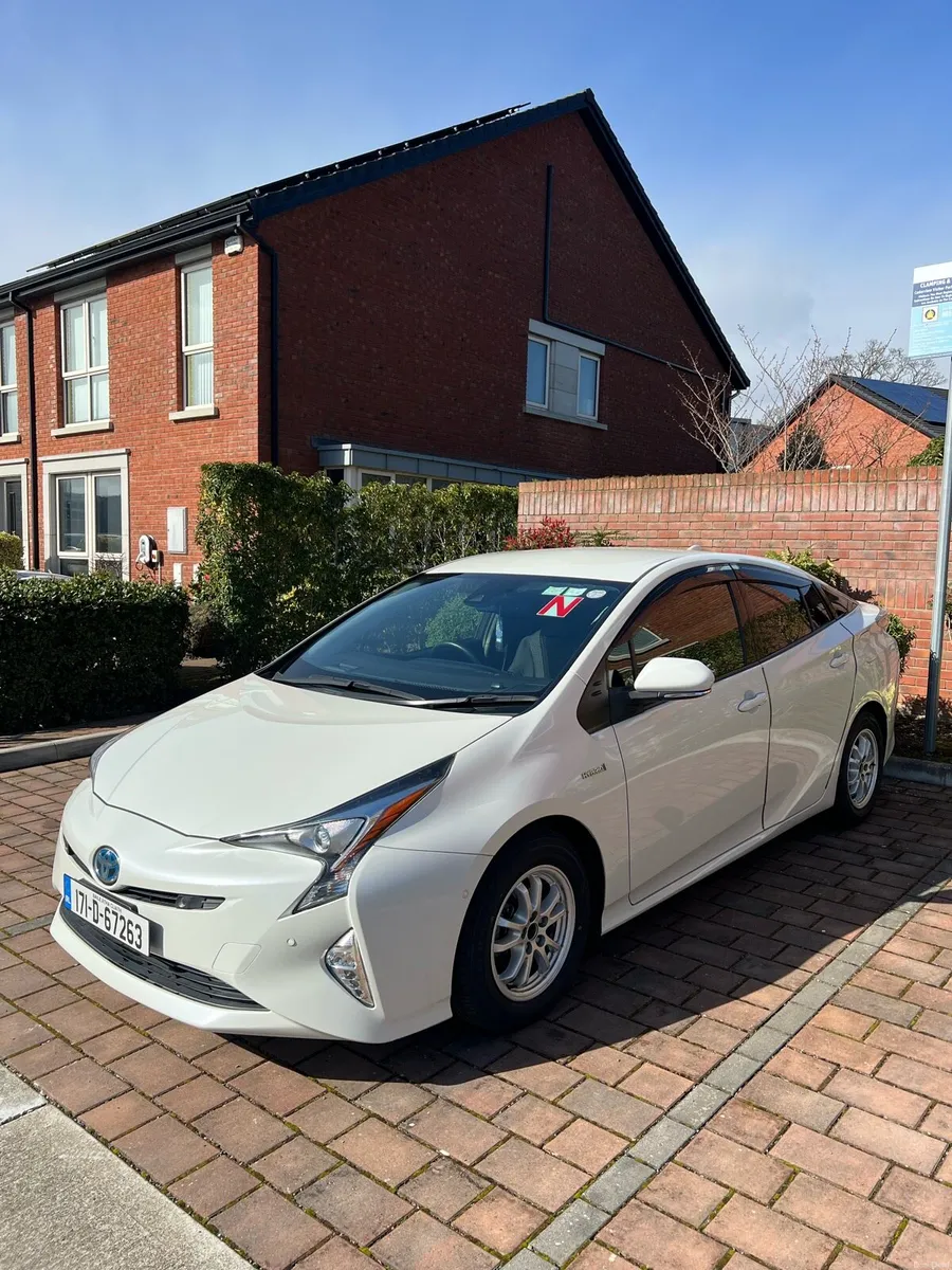 Toyota Prius 2017 59000km Only. - Image 2