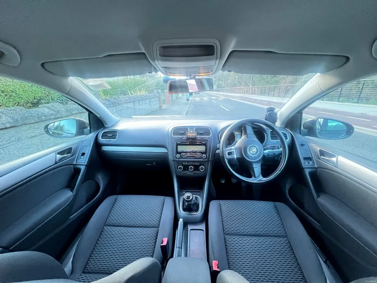 Volkswagen Golf 2011 - Image 1