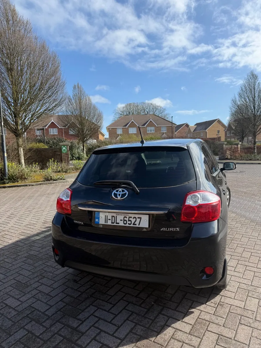 Toyota Auris 2011 petrol - Image 3