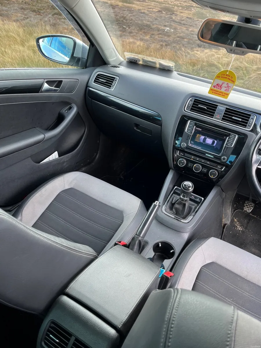 Volkswagen Jetta 2016 - Image 3