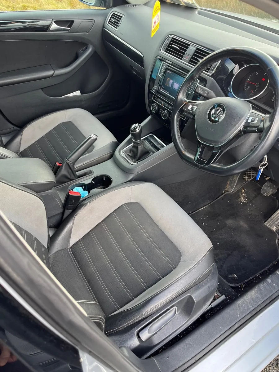 Volkswagen Jetta 2016 - Image 4