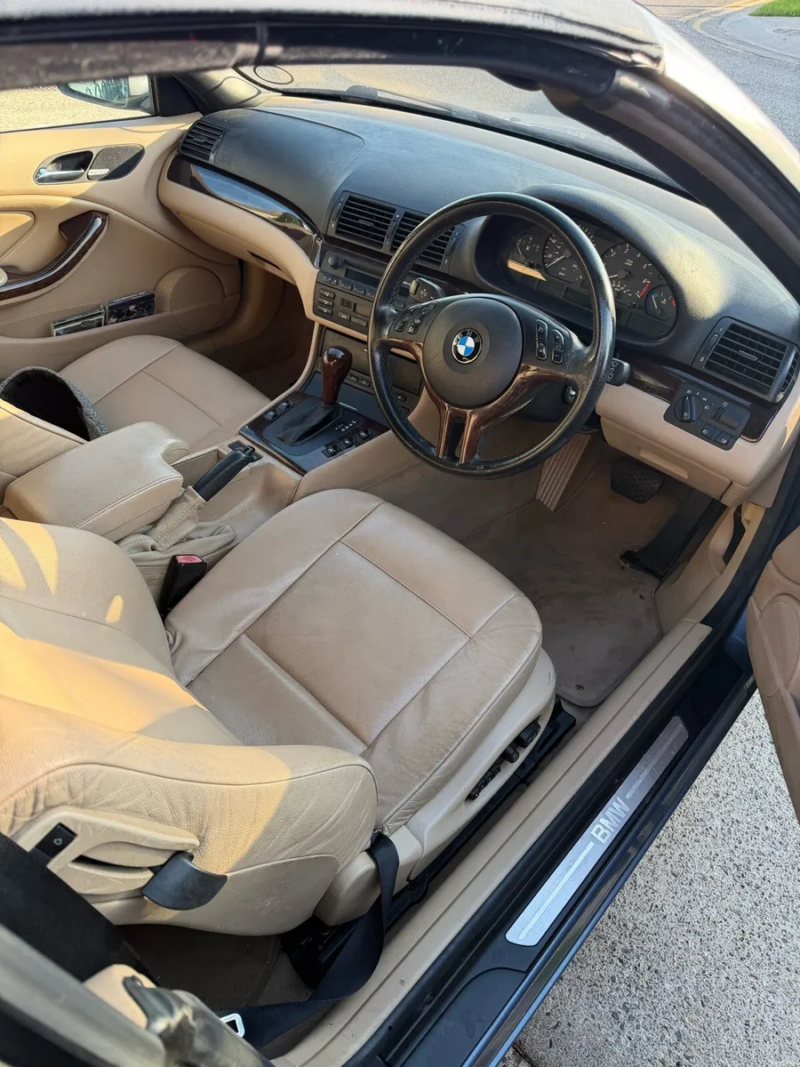 BMW convertible with hard top - Image 4