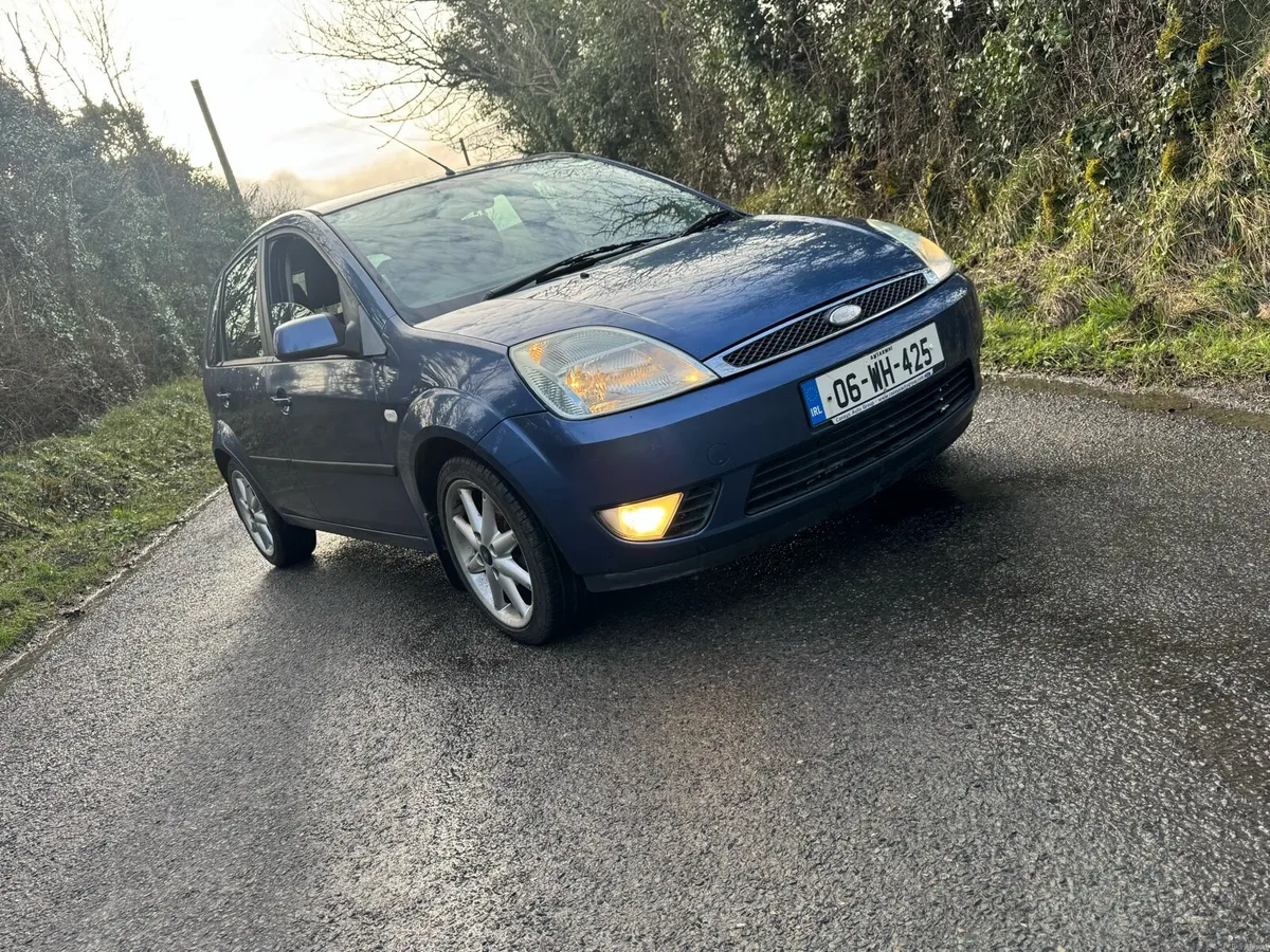 Ford Fiesta Zetec - Image 2