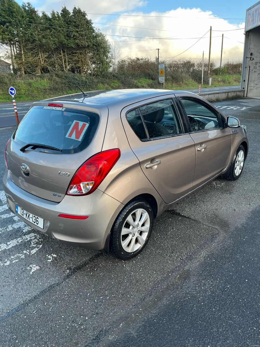 Hyundai i20 - Image 2