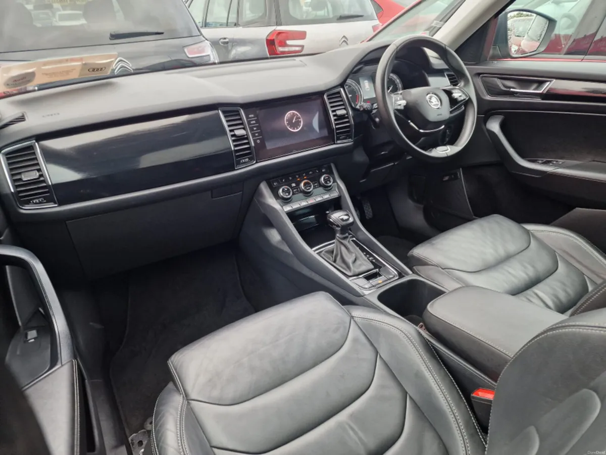 SEAT Tarraco 7 seater automatic leather glass roof - Image 5