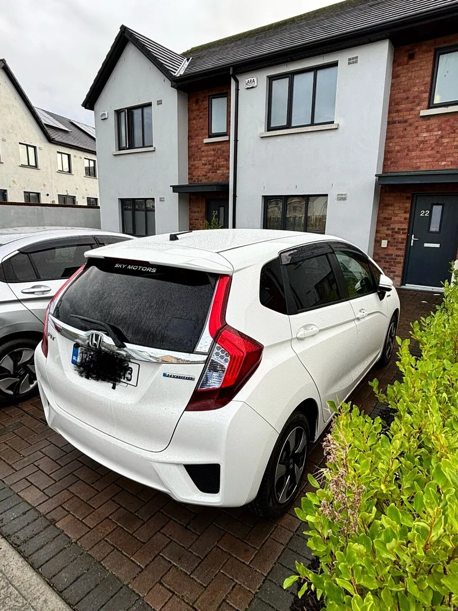 Honda Fit 2017 Automatic Hybrid - Image 3
