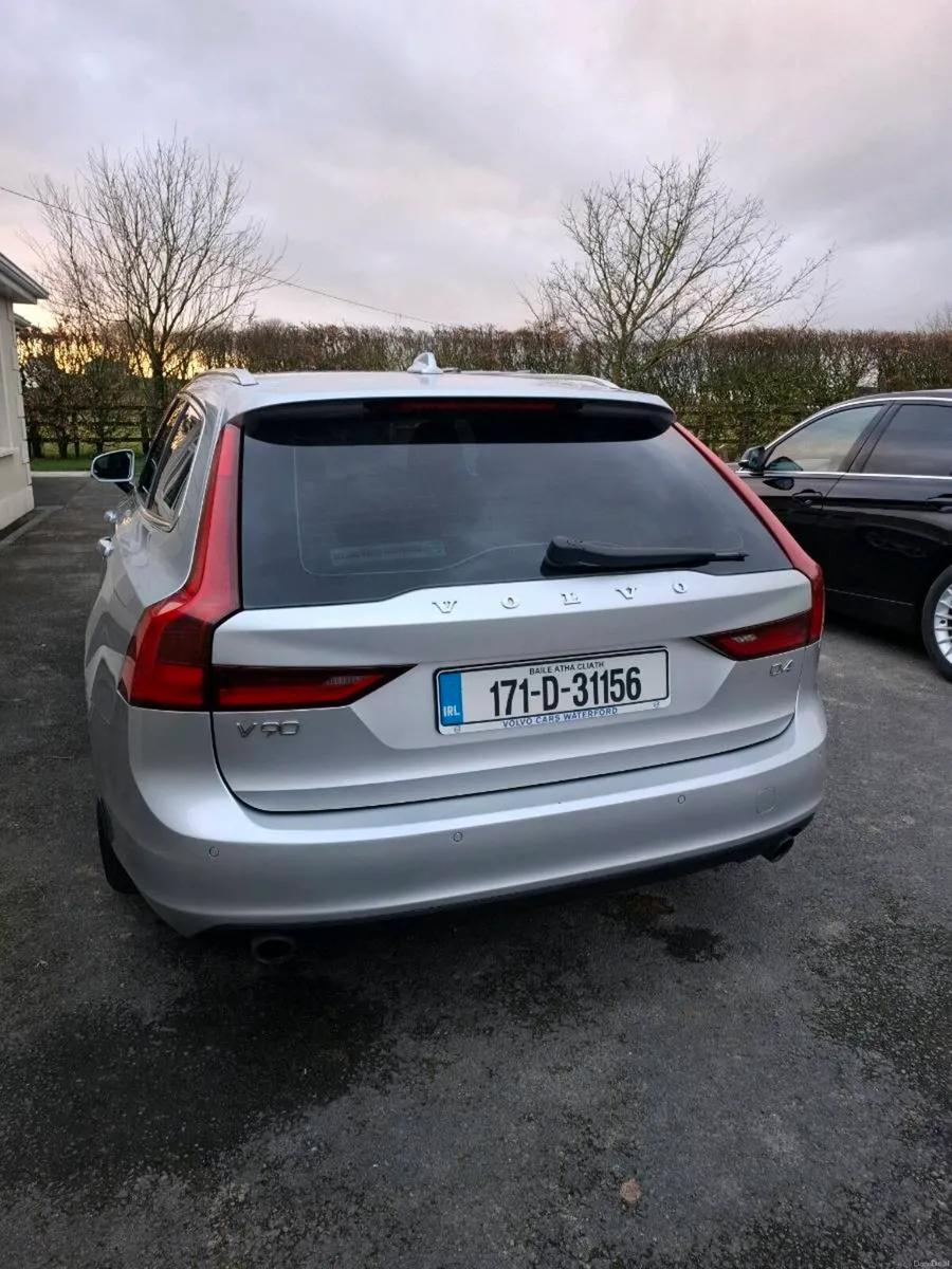Volvo V90 2017 D4 Momentum GT Auto - Image 4