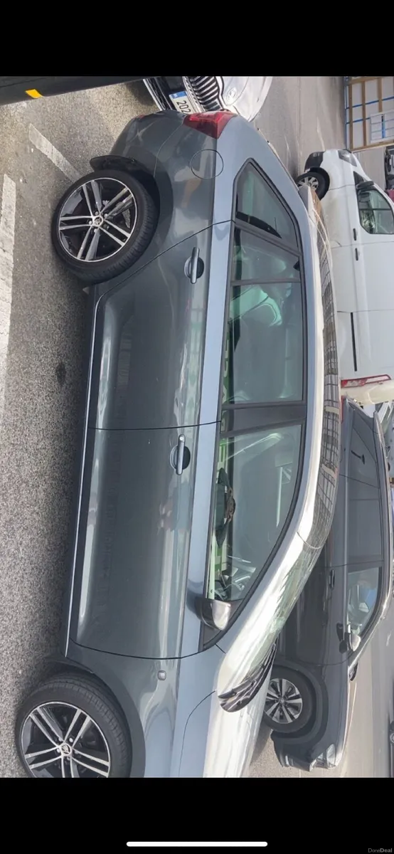 Skoda Rapid 2014 - Image 4